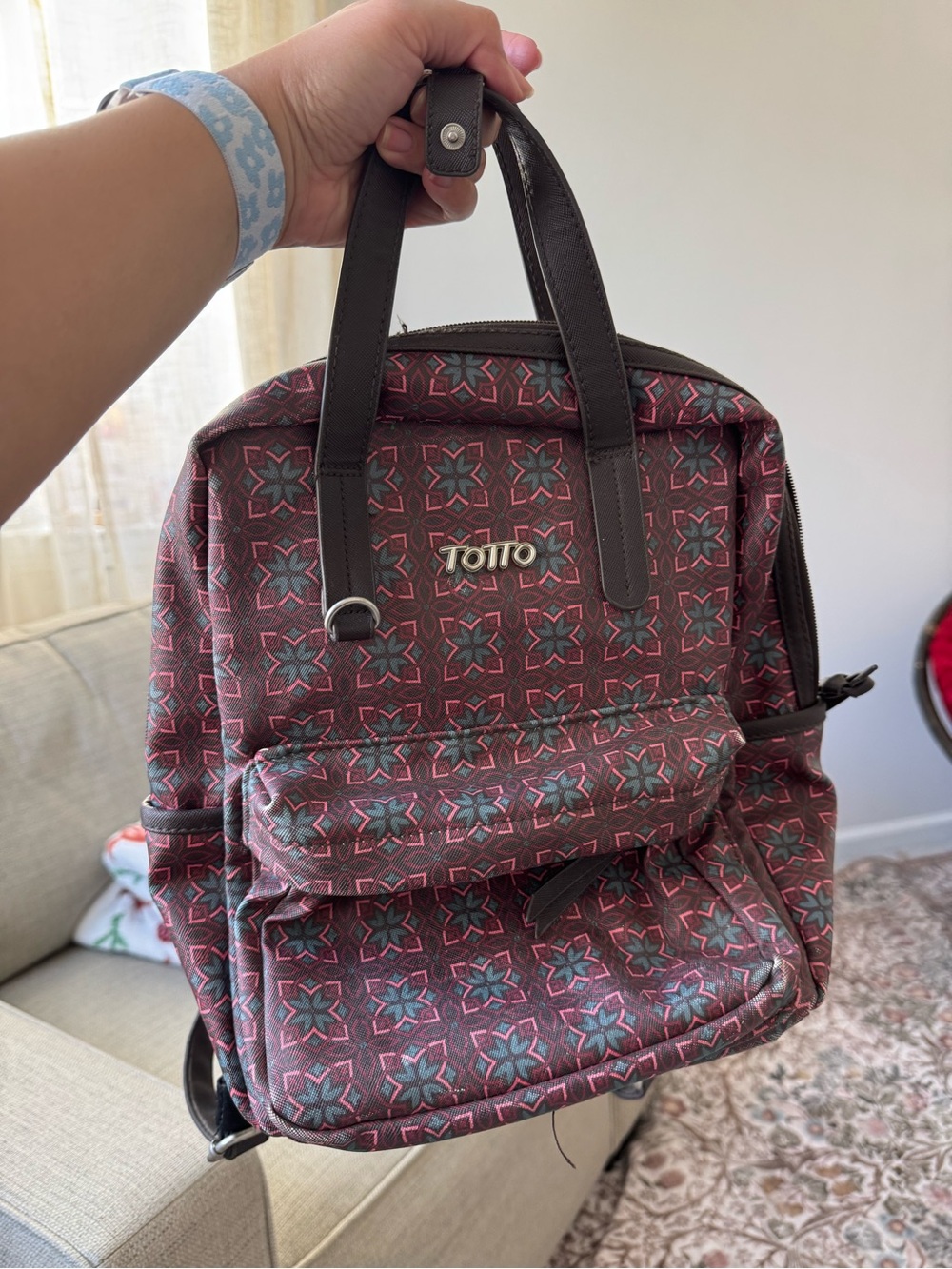 TOTTO Maroon and Teal Geometric Pattern Backpack